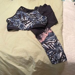 Size medium tone it up palm print leggings - LISTING IS FOR LEGGINGS ONLY